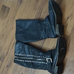 Boots small heel
